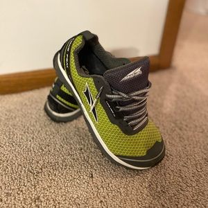 Altra Lone Peak trail running shoe 7.5